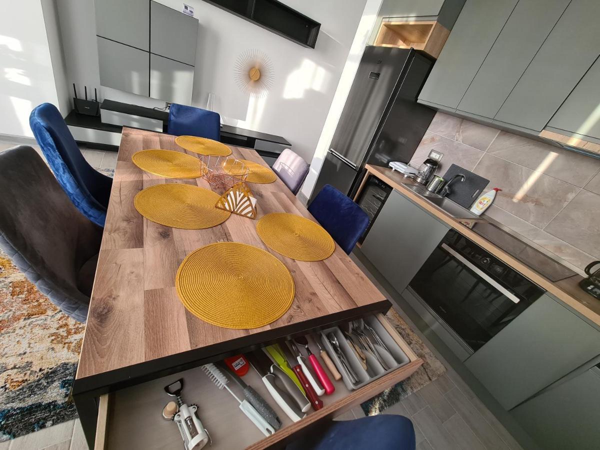 Ema Luxury Apartment Navodari Bagian luar foto