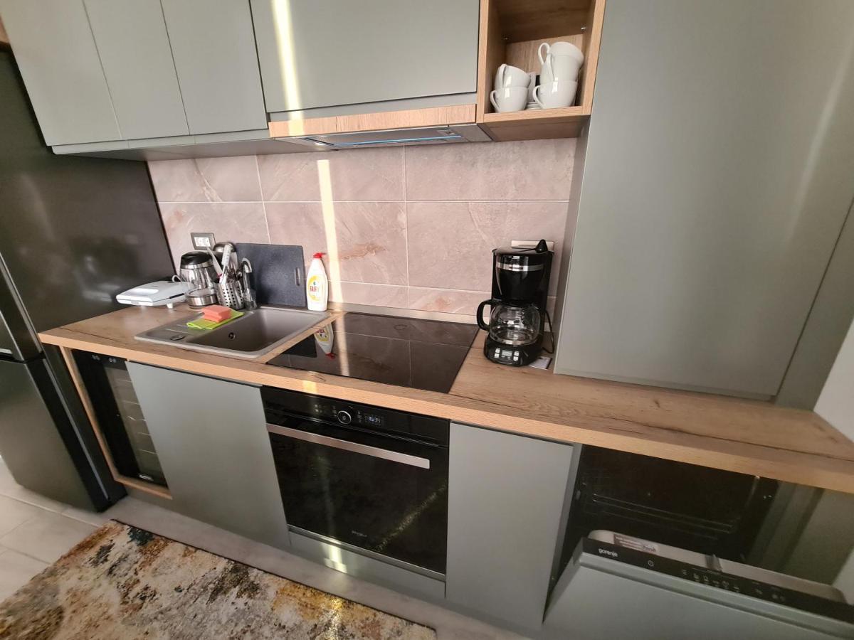 Ema Luxury Apartment Navodari Bagian luar foto